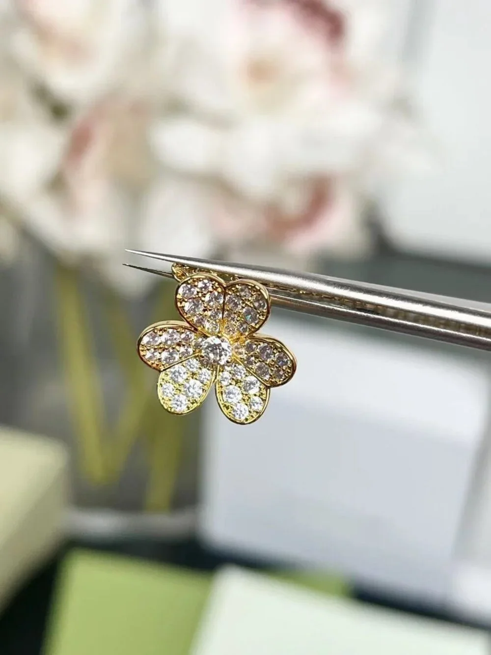 🤨Van Cleef & Arpels🤨 flower necklace